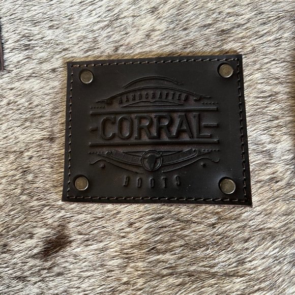 NWT Corral Boots Branded Hair-on Tote Bag 13T x 18W - Picture 3 of 9